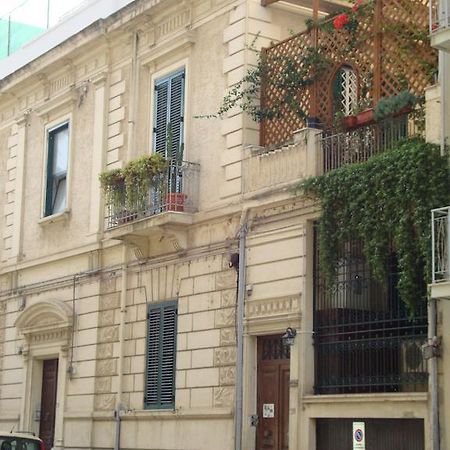 La Maison Des Livres 雷焦卡拉布里亚 外观 照片
