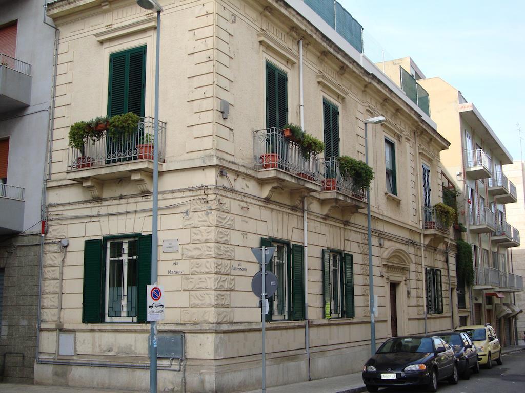 La Maison Des Livres 雷焦卡拉布里亚 外观 照片